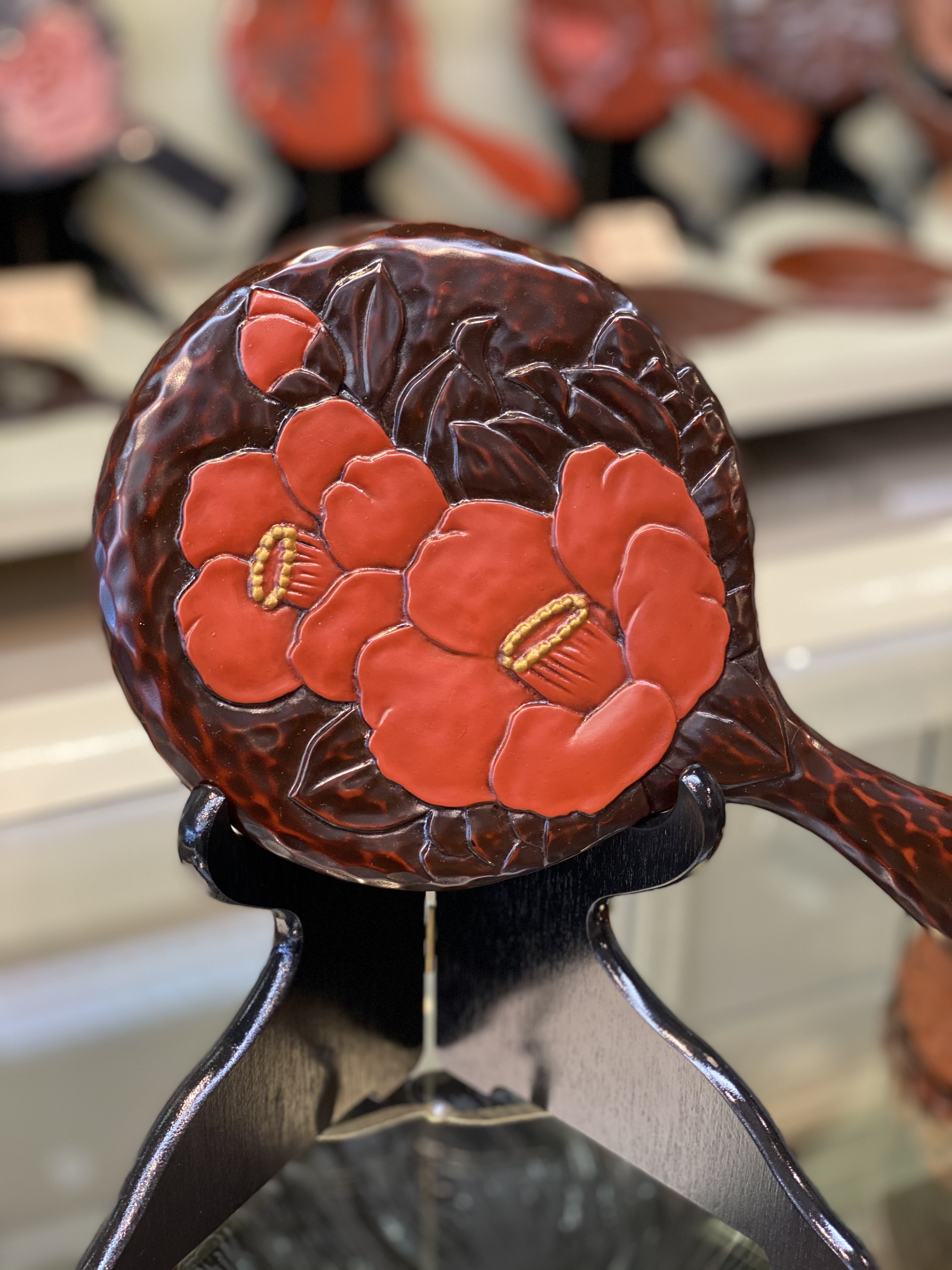 鎌倉彫の手鏡    椿